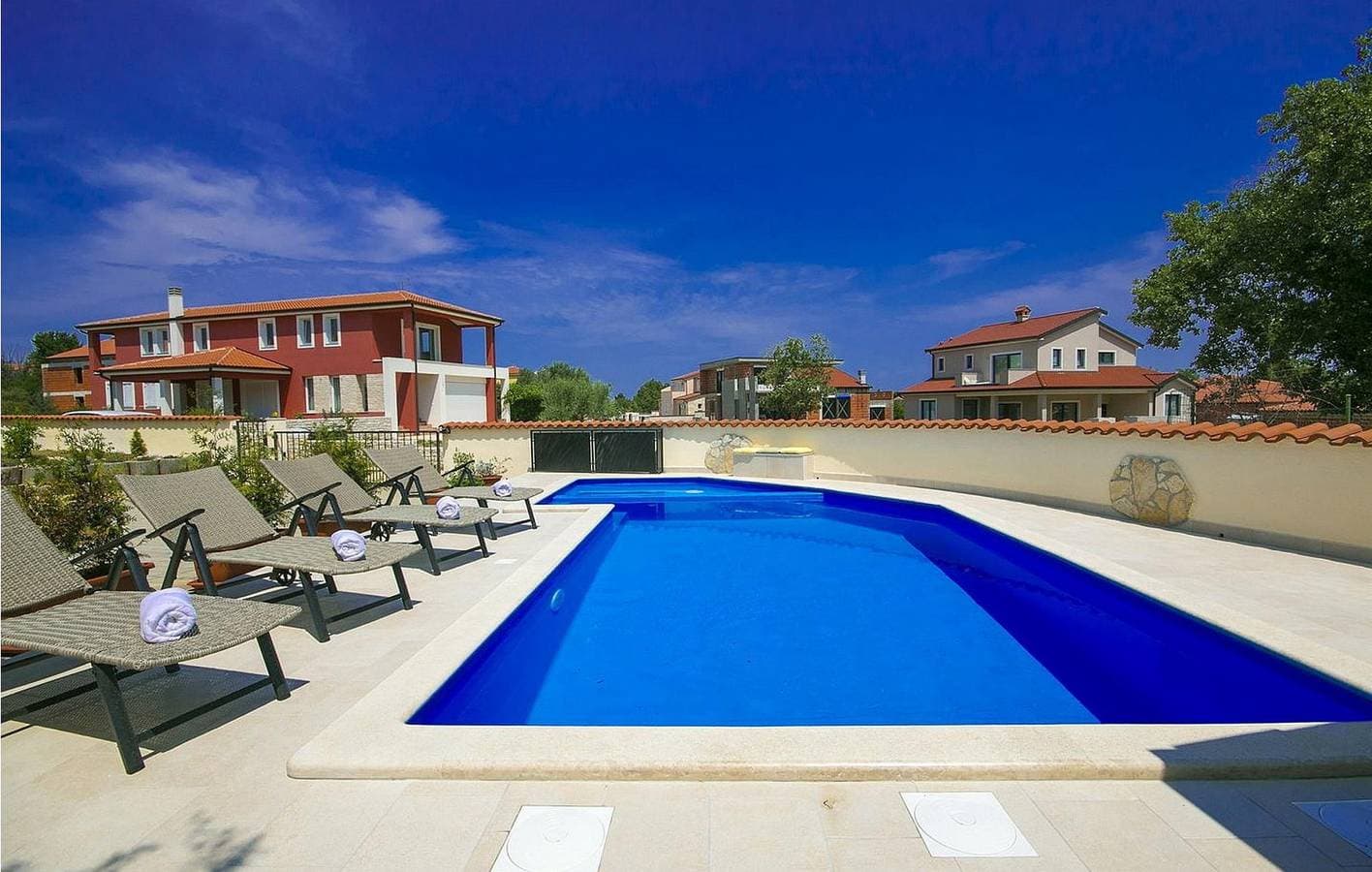 Foto 4 von 29: Gemütliche 2-Zimmer-Wohnung mit Pool und Terrasse in der Nähe des Stadtzentrums
