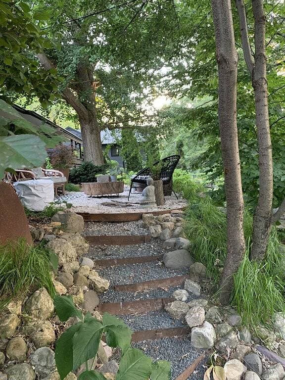 Foto 4 von 39: Hot Tub with a View, Private Modern Garden Level Apartment, Conservancy Access