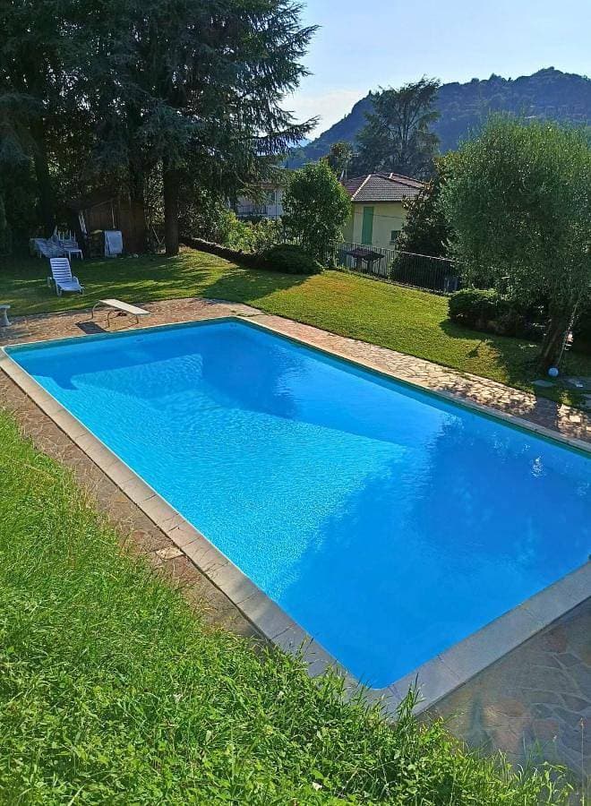 Dog-friendly, Panoramic Pool and Park on Lake 3 1