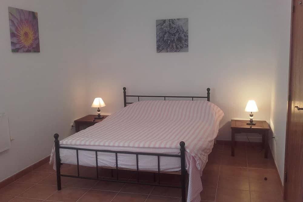 Foto 2 von 16: Schöne freistehende Villa mit 3 Schlafzimmern und privatem Pool in Südlage