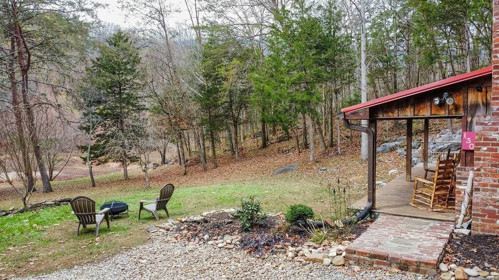 Foto 7 von 16: Secluded Lost Lake Lodge In Cosby - Your Ultimate Hideaway