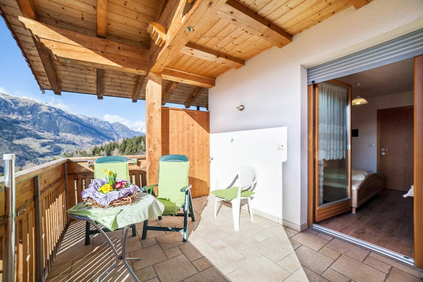 Foto 4 von 24: Ferienwohnung 'Roath Hof 3' mit Bergblick, Gemeinschaftsgarten und Wi-Fi
