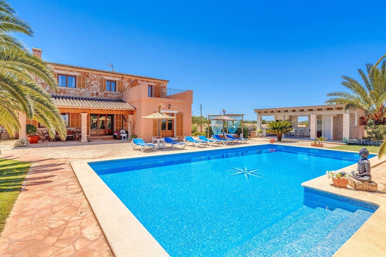 Foto 2 von 26: Fantastische Finca mit Pool, Terrassen, Garten, Klimaanlage und WLAN