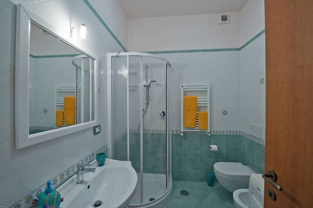 Foto 4 von 20: Emerald apartment with stunning panoramic sea view Amalfi Coast