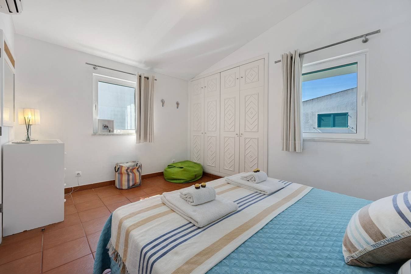 Foto 10 von 39: Villa „V-Blue“ mit privatem Pool, WLAN und Klimaanlage