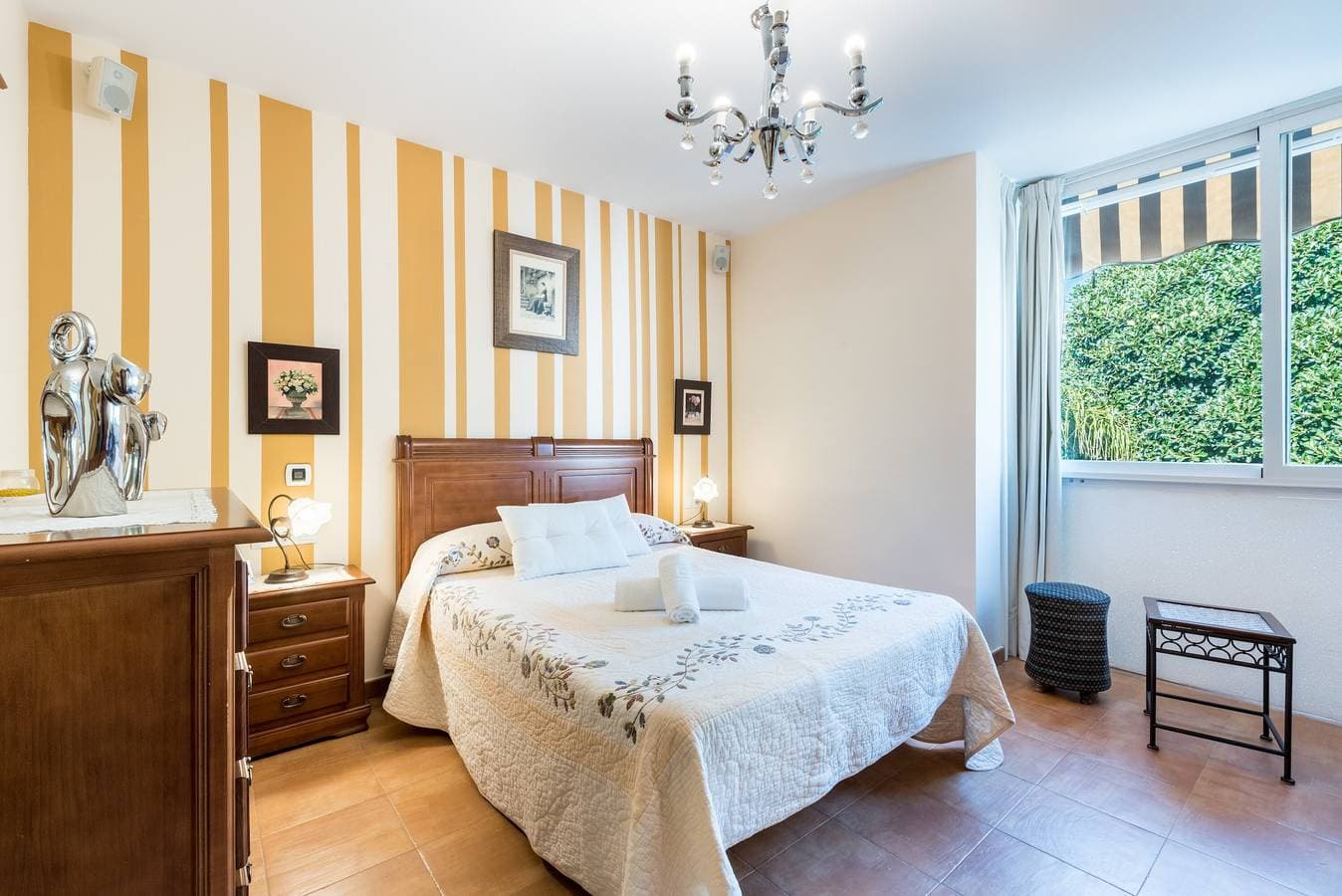 Foto 11 von 29: „Ático Guadalhorce“: Solarium mit Talblick, 2 privaten Terrassen & WLAN