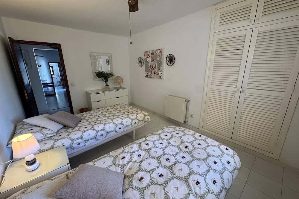 Foto 6 von 24: Tranquil Villa Escape - family sized hillside Villa with private swimming pool