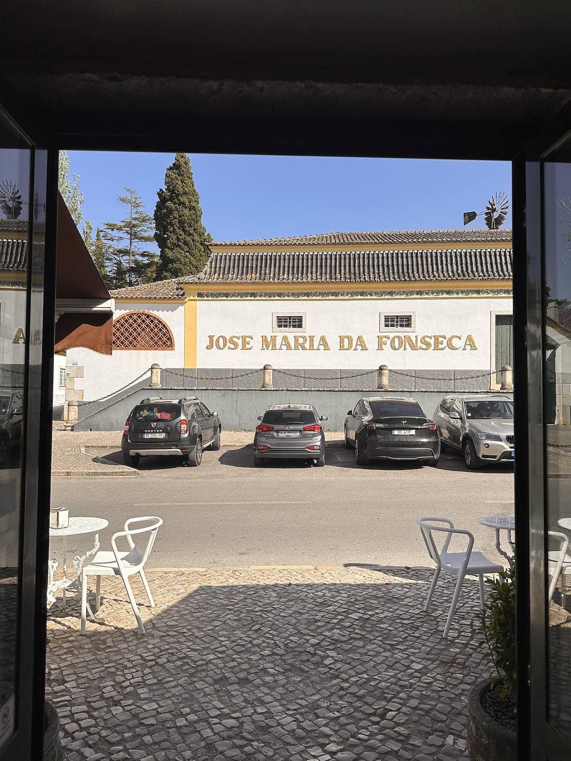 Foto 9 von 45: Sunshine Guesthouses Sleeps 6, Parking