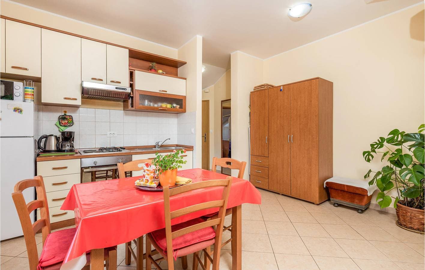 Foto 6 von 23: Gemütliche Ferienwohnung mit Terrasse, WLAN und Parkplatz, 2 km vom hundefreundlichen Strand entfernt