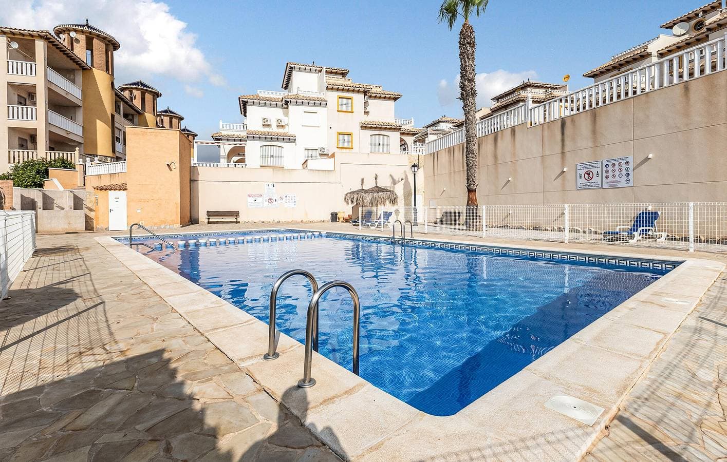 Foto 8 von 33: Apartment am Strand mit Pool und AC in der Nähe von Playa de Campoamor