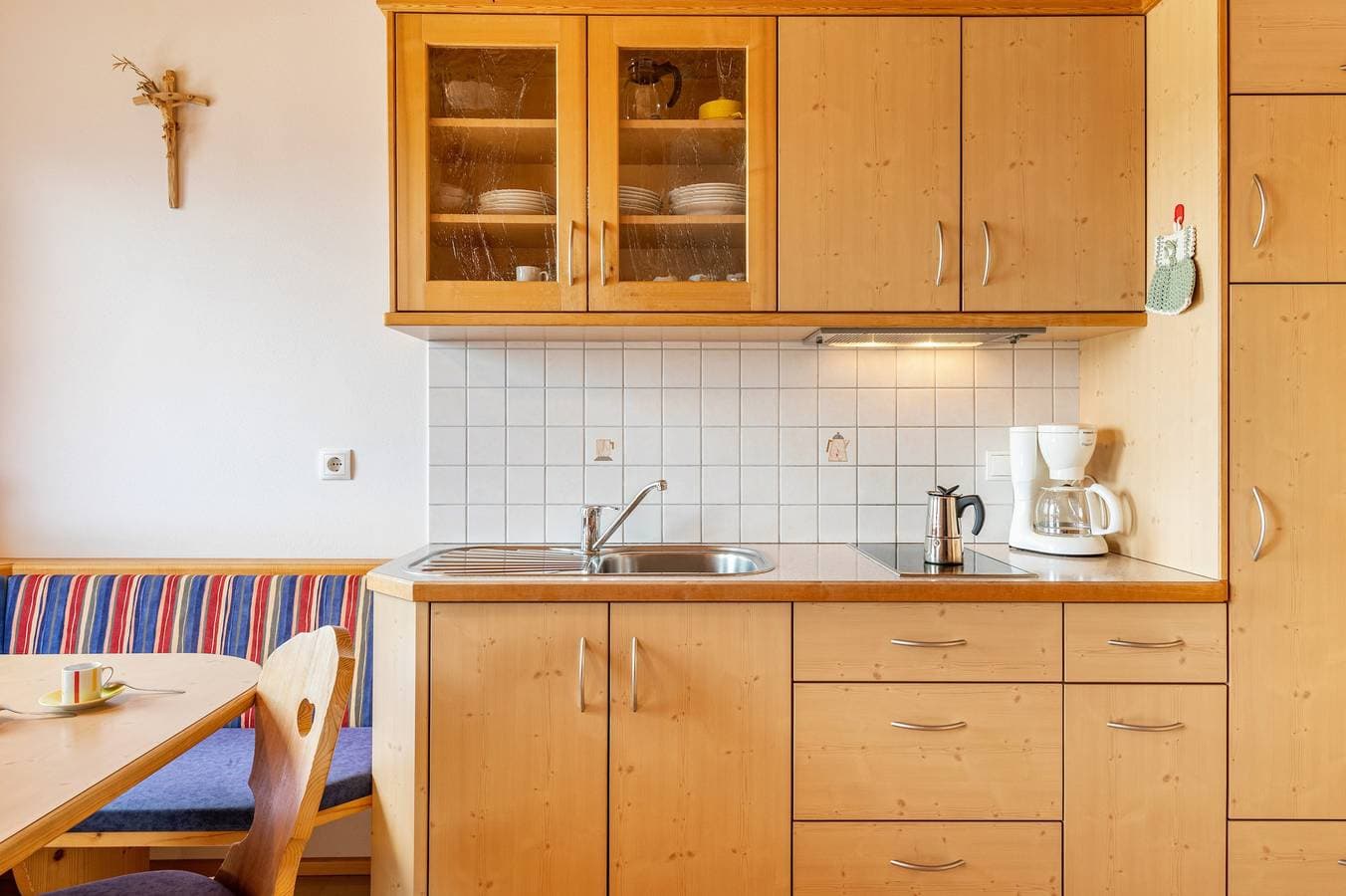 Foto 7 von 32: Ferienwohnung 'Haus Alpenblick Apt Brunelle' mit Bergblick, Gemeinschaftsgarten und WLAN