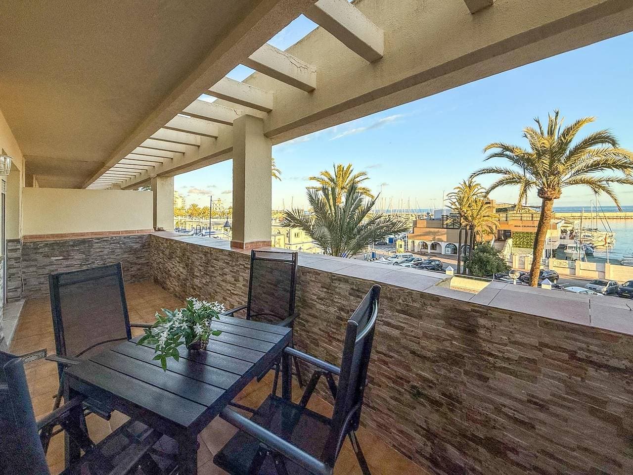 Foto 7 von 25: Duplex mit Meerblick und Pools in Estepona