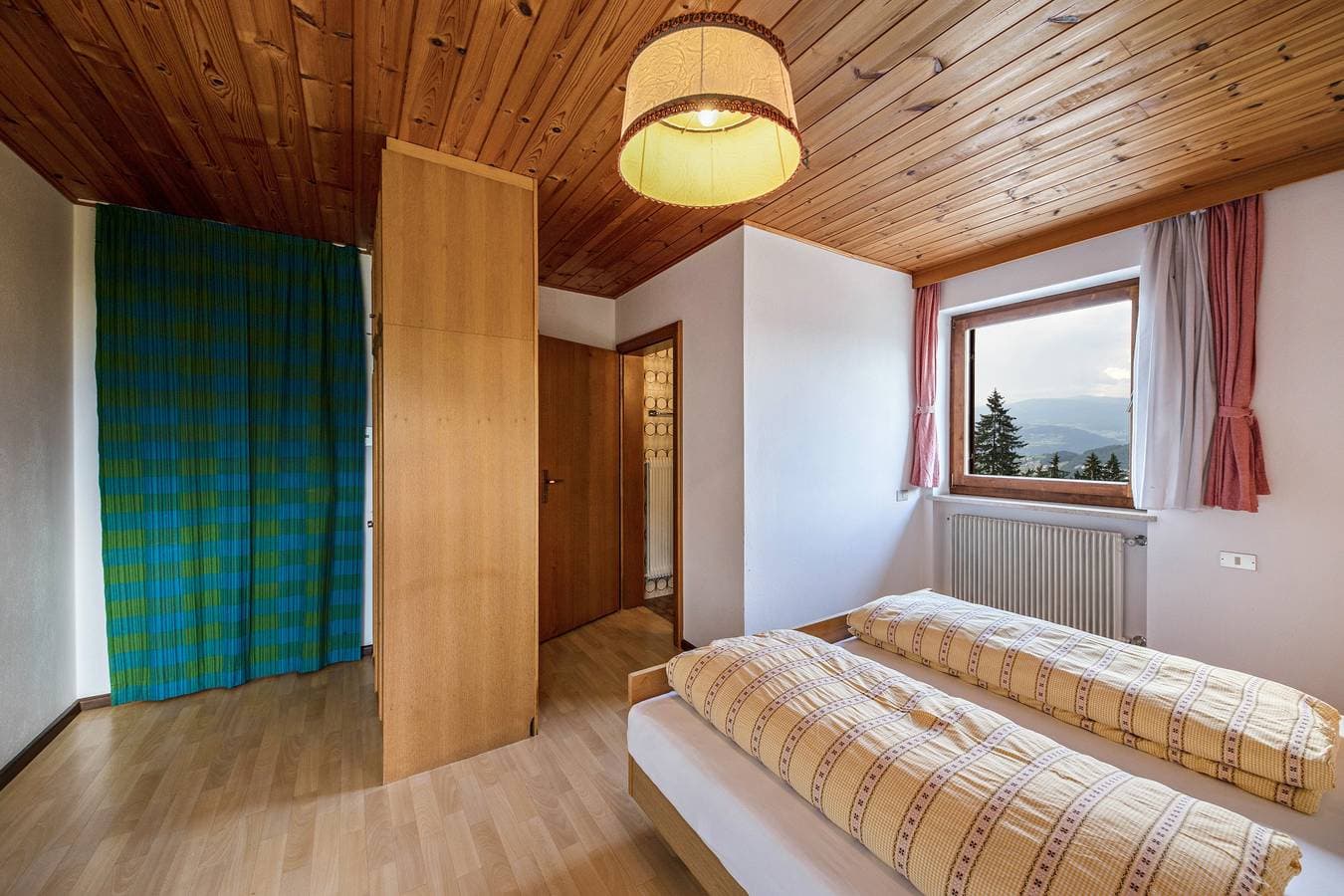 Foto 6 von 19: Ferienwohnung "Grödnerhof - Heidi" Bergblick, WLAN, Garten & Balkon