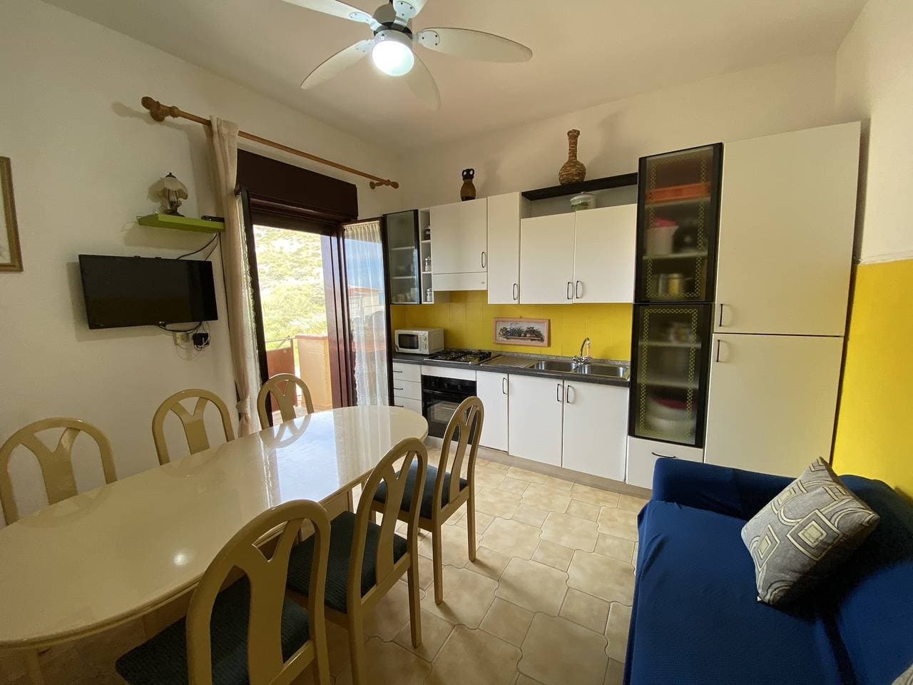 Foto 3 von 37: Ferienwohnung für 5 Personen mit Terrasse