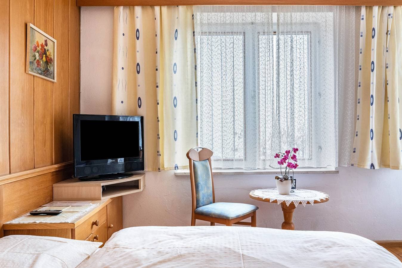 Foto 3 von 22: Ferienwohnung 'Adang Ferienwohnung Fernblick' mit Bergblick, Gemeinschaftsgarten und WLAN