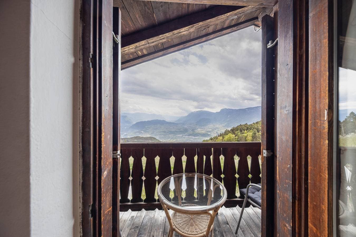 Foto 2 von 20: Ferienwohnung "Malgorerhof Lavendel" mit Bergblick, WLAN, Balkon & Gemeinschaftsgarten