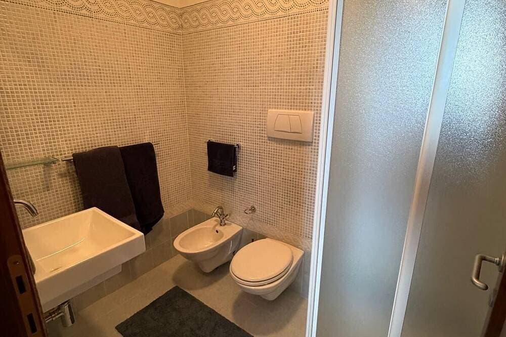 Foto 3 von 30: \"Collemare\" Gartengerät mit Pool für 7 Personen - 2 Etagen!