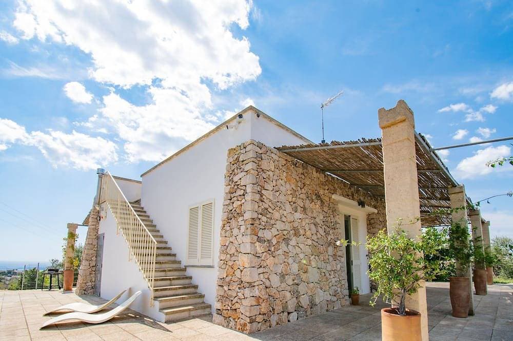 Foto 4 von 18: Hügeliger Trullo mit Meerblick