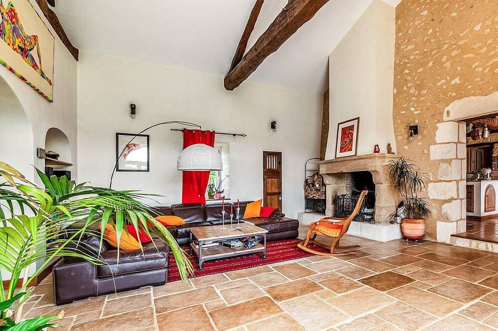 Foto 12 von 30: Gorgeous home in Villamblard