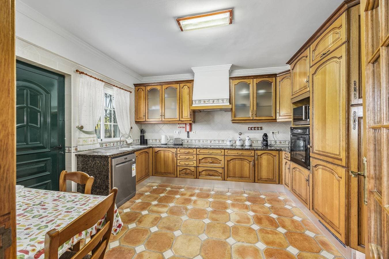 Foto 9 von 37: Villa für 6 Personen mit Garten