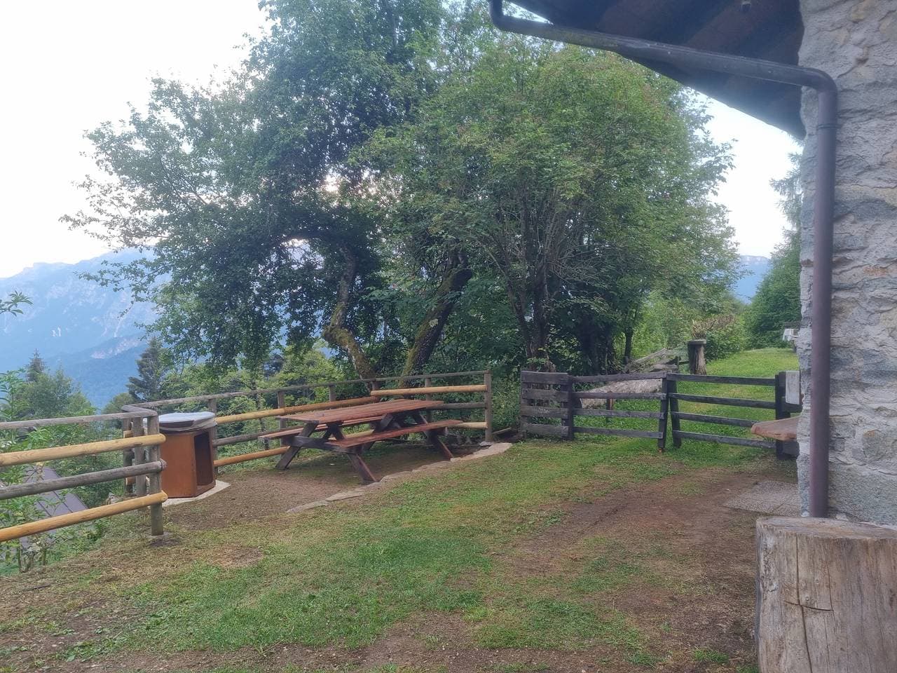 Foto 6 von 24: Baita „La Baita Del Falegname“ mit Bergblick, 1250 m Höhe, Garten & WLAN