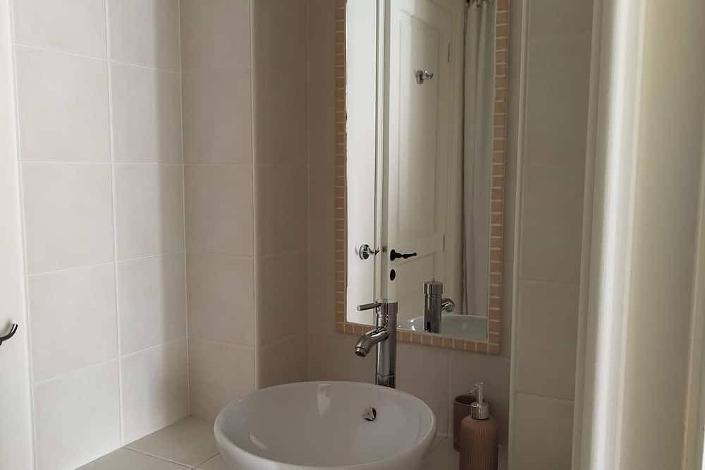 Foto 10 von 30: Large house with 14 beds, swimming pool overlooking vineyards between Blaye and Bordeaux