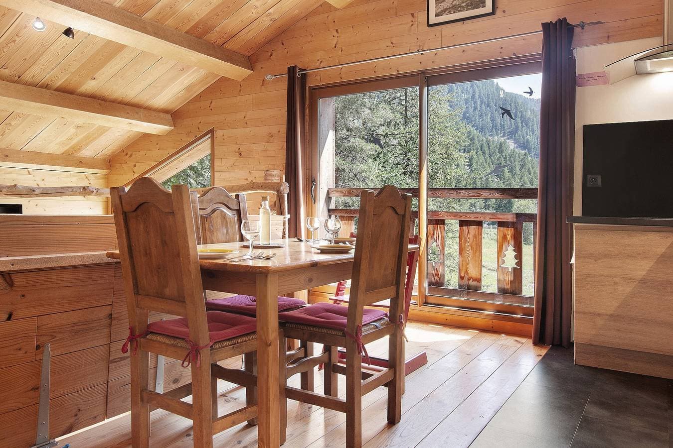 Foto 4 von 18: Ferienwohnung "Gte T3 Le Balarino - Mercantour1" mit Bergblick, Gemeinschaftsgarten und WLAN