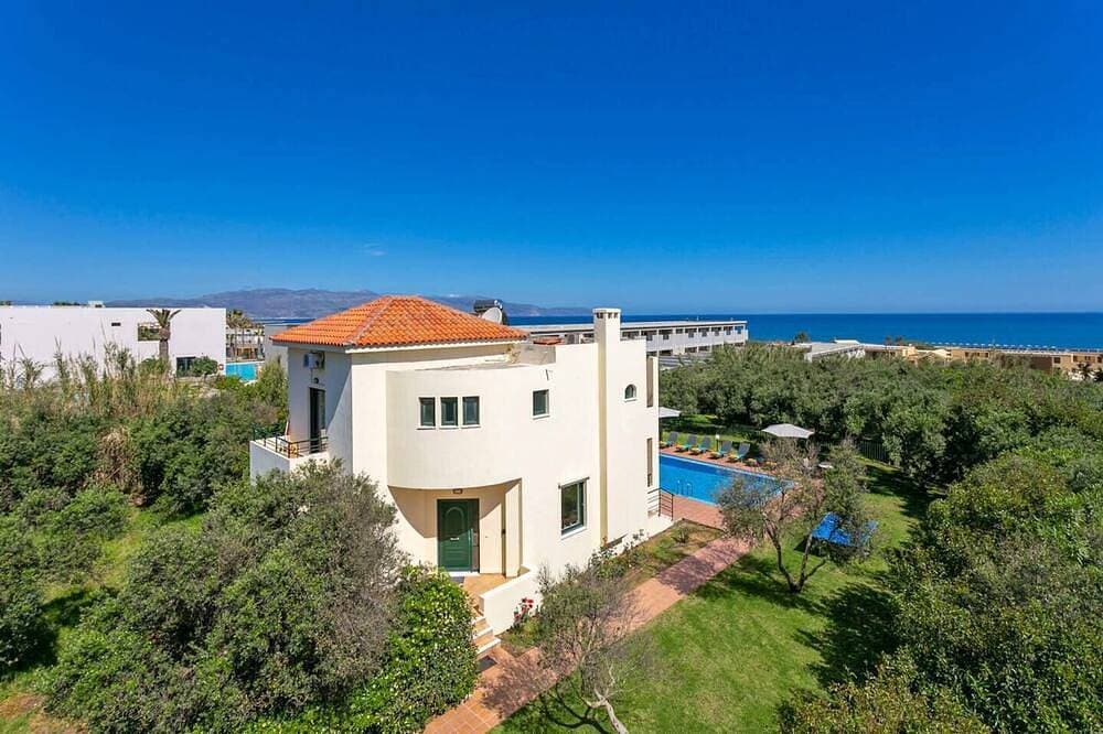 Foto 12 von 30: Ilos Villa, Pirgos-Villas, 300m From The Beach