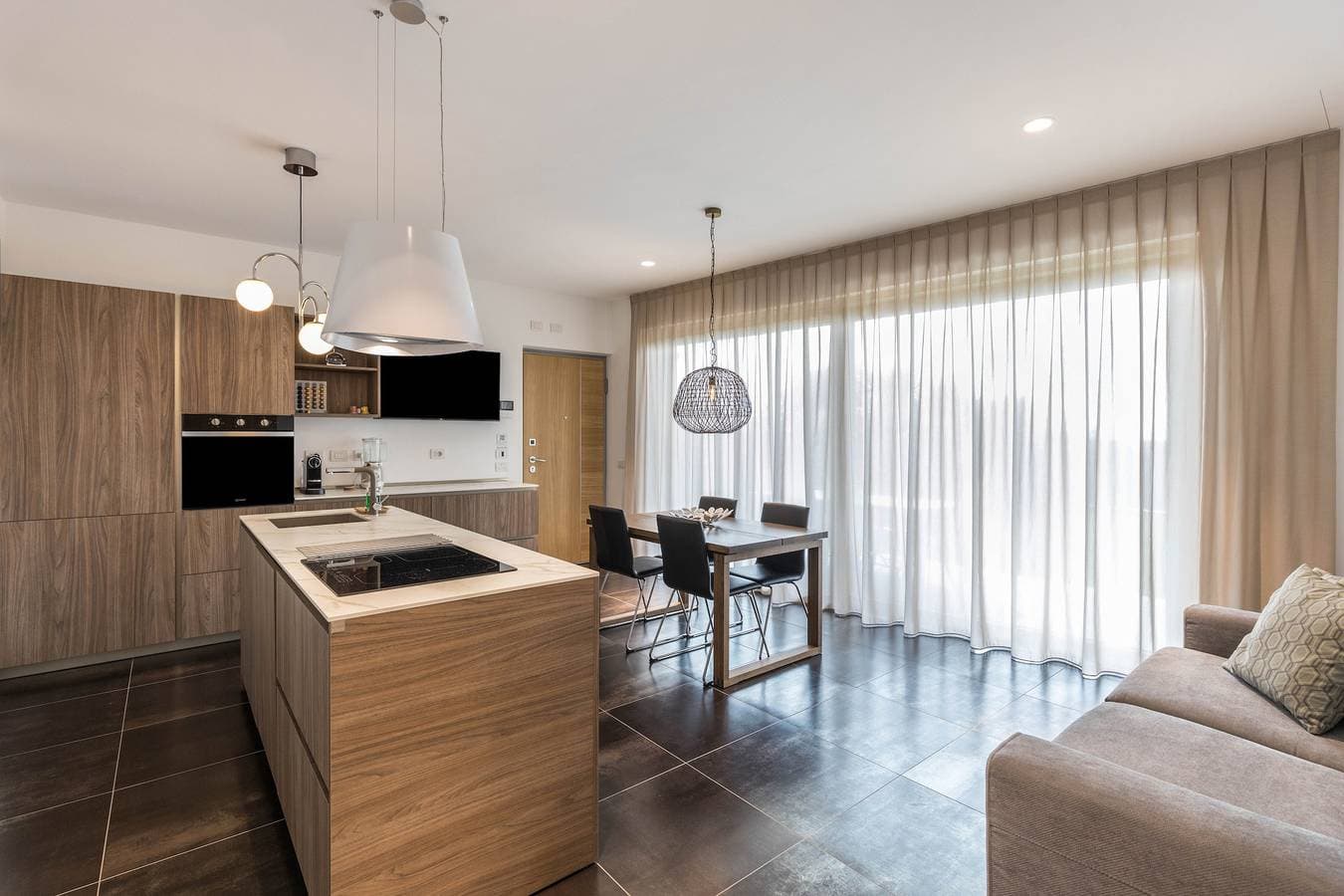 Foto 7 von 26: Ferienwohnung "Bardolino Luxury - Erdgeschoss" mit Seeblick