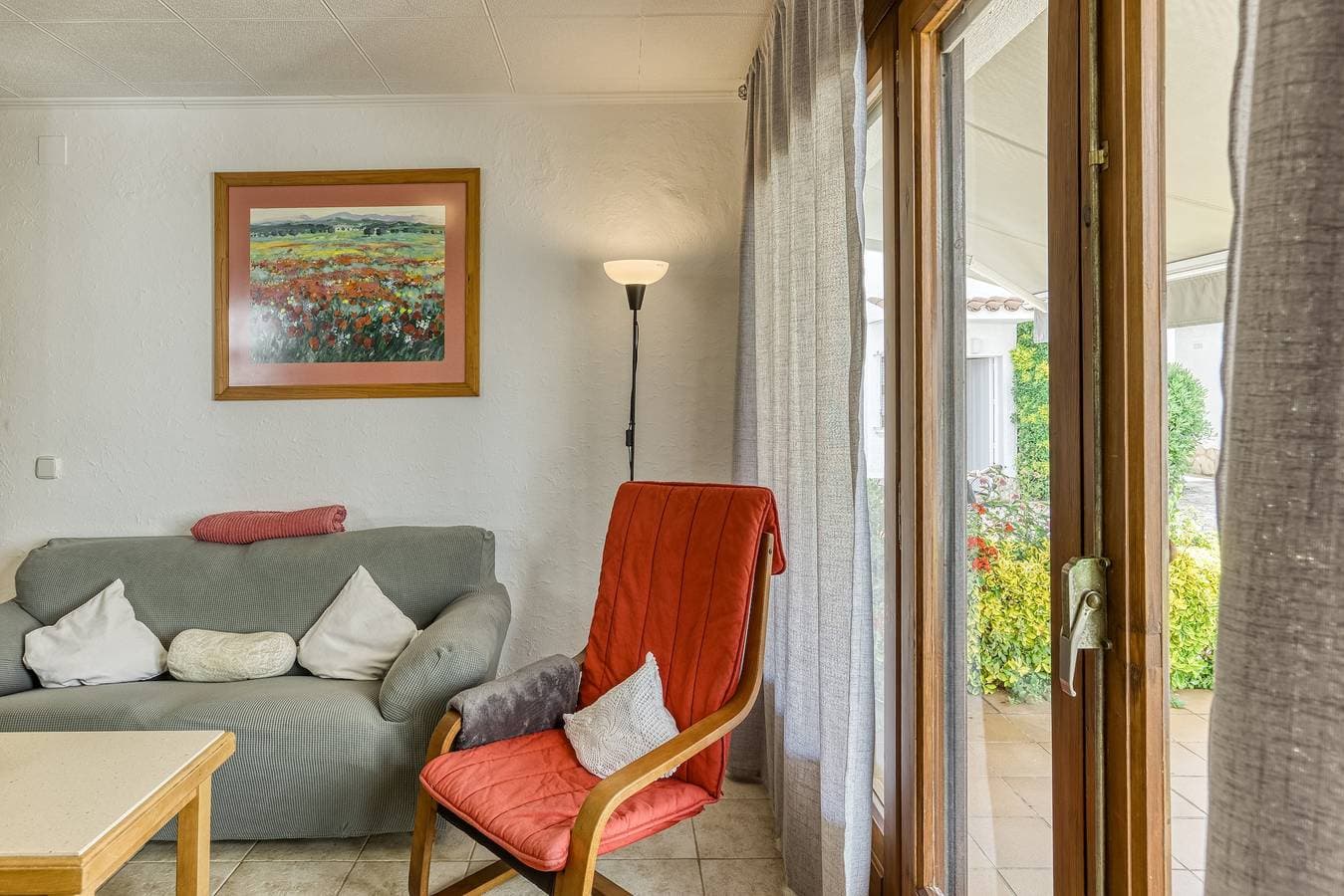 Foto 4 von 23: Apartment 'Salins Studio' mit Kanalblick, WLAN und Klimaanlage