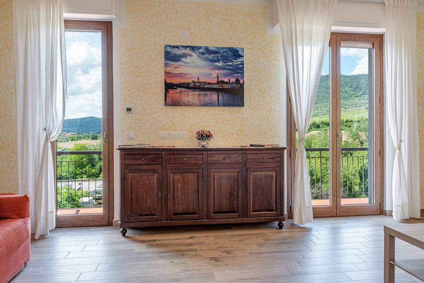 Foto 5 von 28: Ferienwohnung 'Ampio e accogliente appartamento' mit beheiztem Pool