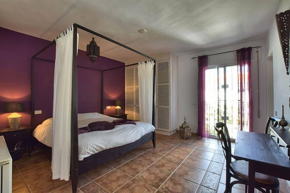 Foto 2 von 25: Villa in Sayalonga mit Privatpool