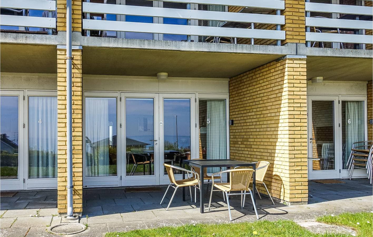 Foto 2 von 18: Ferienwohnung für 4 Personen mit Terrasse
