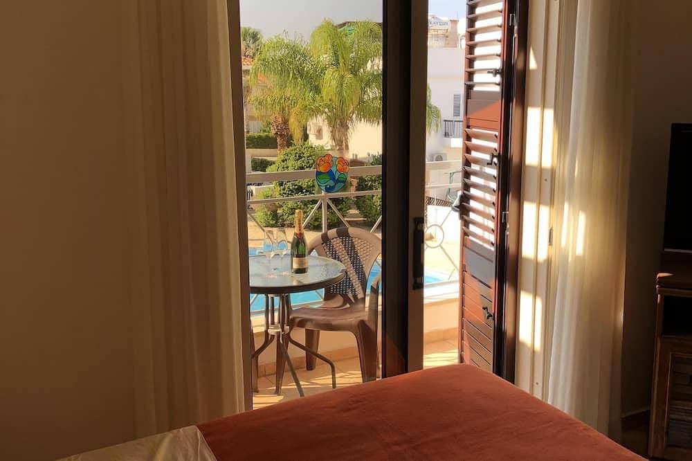 Foto 3 von 28: Schöne Ferienvilla mit Pool in Gräbern der Könige