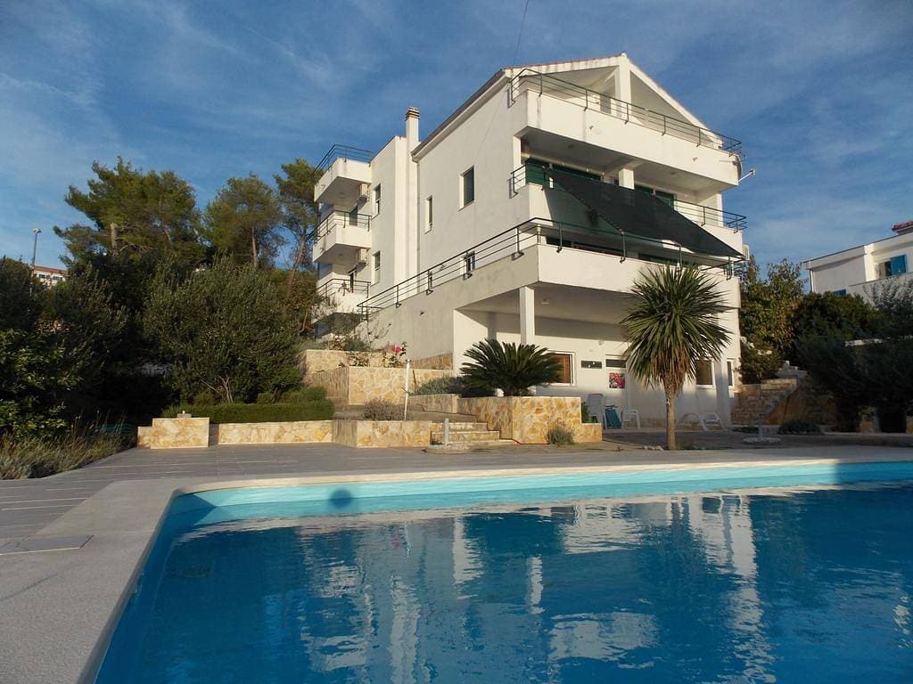 Foto 3 von 28: Ferienwohnung in Trogir mit Meerblick, Balkon, Klimaanlage, W-Lan (4236-3)