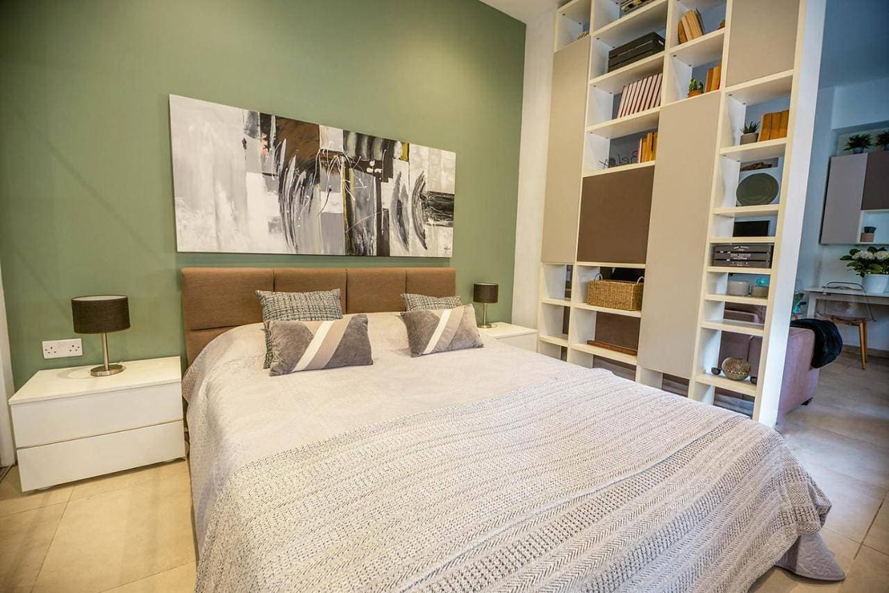 Spacious studio apartment Sliema 1