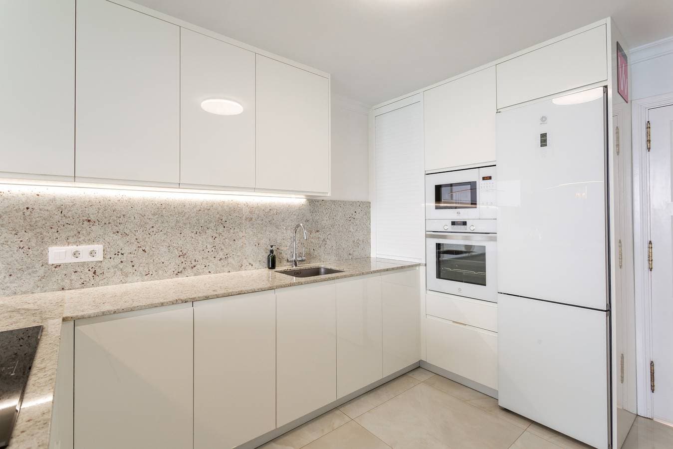 Foto 8 von 25: Ferienhaus „Seaside Serenity“ mit WLAN und Klimaanlage