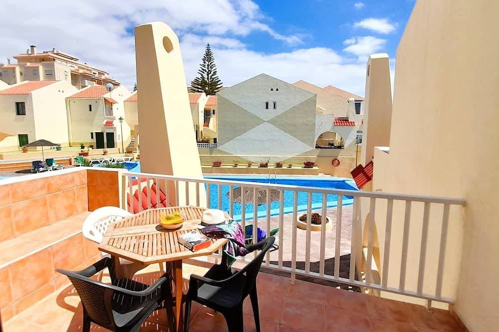 Mareverde Sun Apartment, Blick auf den Pool 1