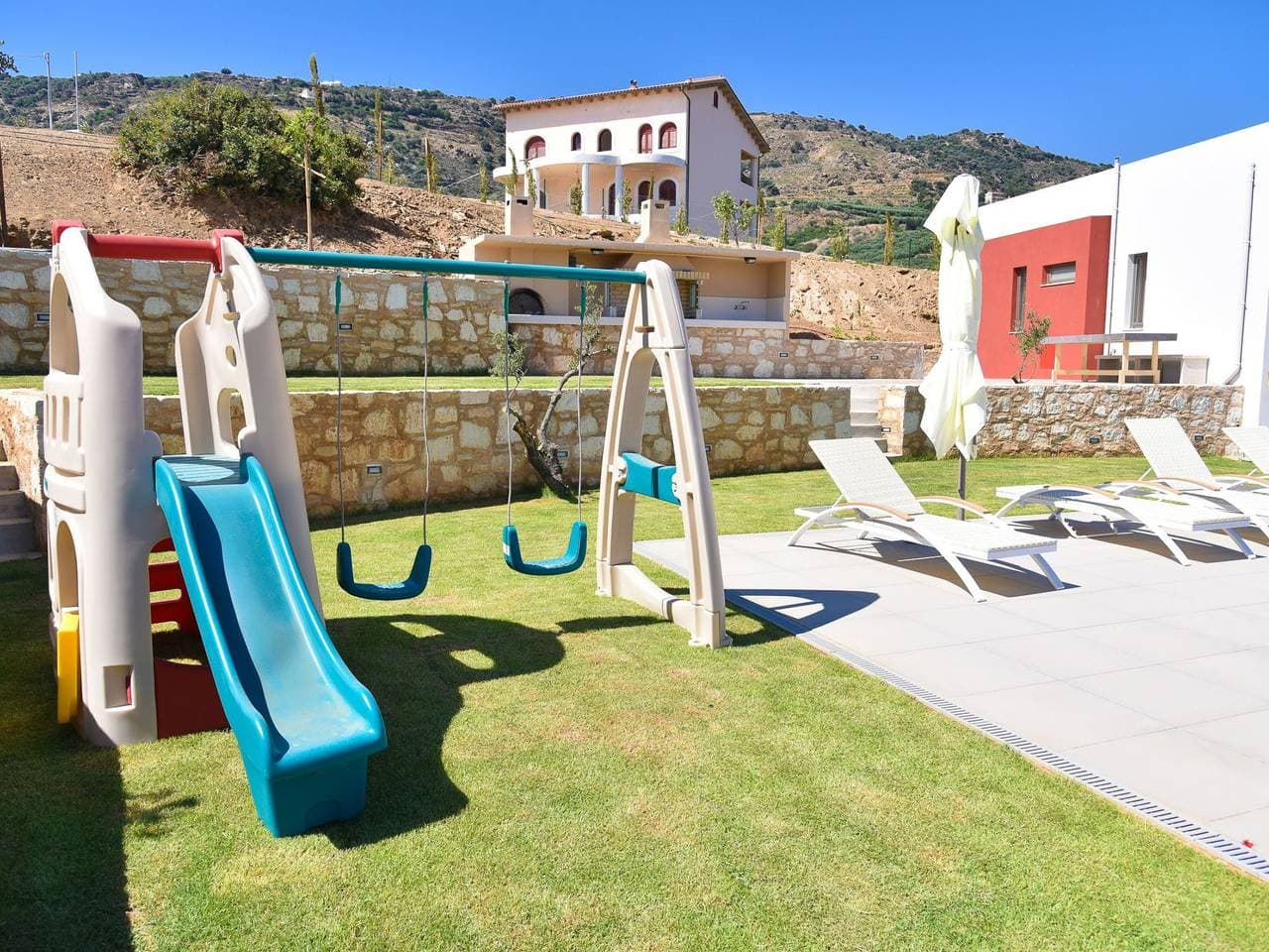 Foto 11 von 39: "Villa Kallia" mit Infinity-Pool