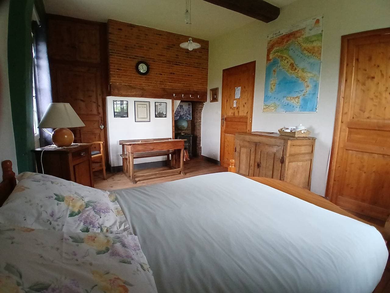 Foto 4 von 38: Aux Prés Rousselins im Pays d'Auge – Gästezimmer L’école