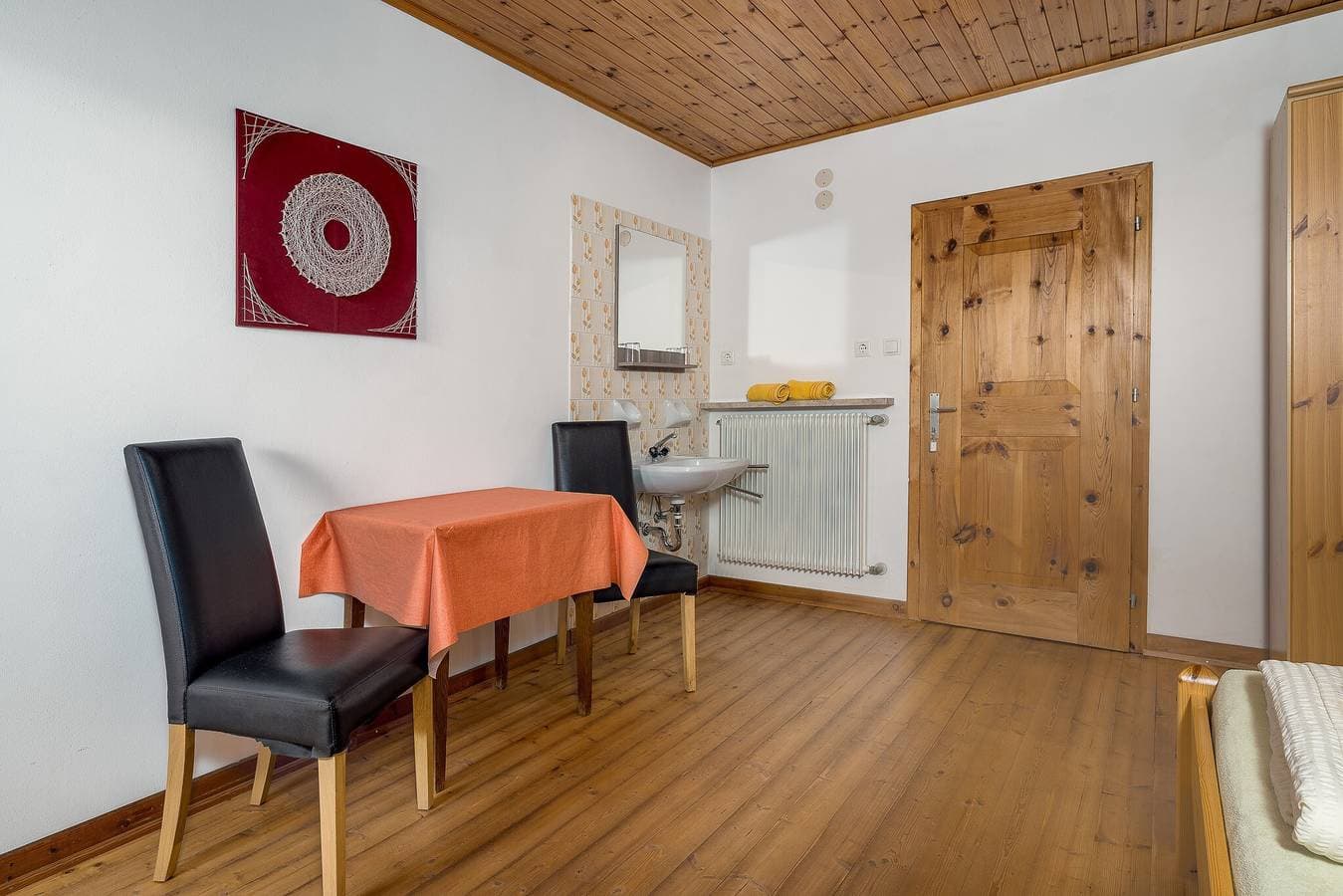 Foto 6 von 23: Ferienwohnung 'Oberköbenhof Wohnung Berg' mit Bergblick, Gemeinschaftsterrasse und WLAN