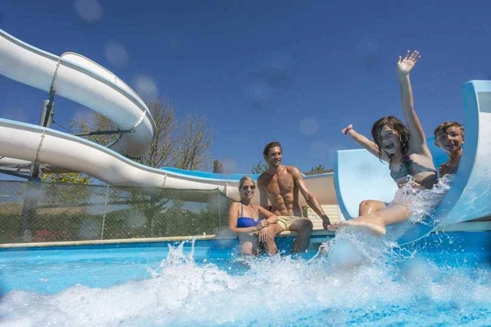 Foto 7 von 22: ZEcamping 3 étoiles parc aquatique animaux acceptés mobil-home clim 36m2