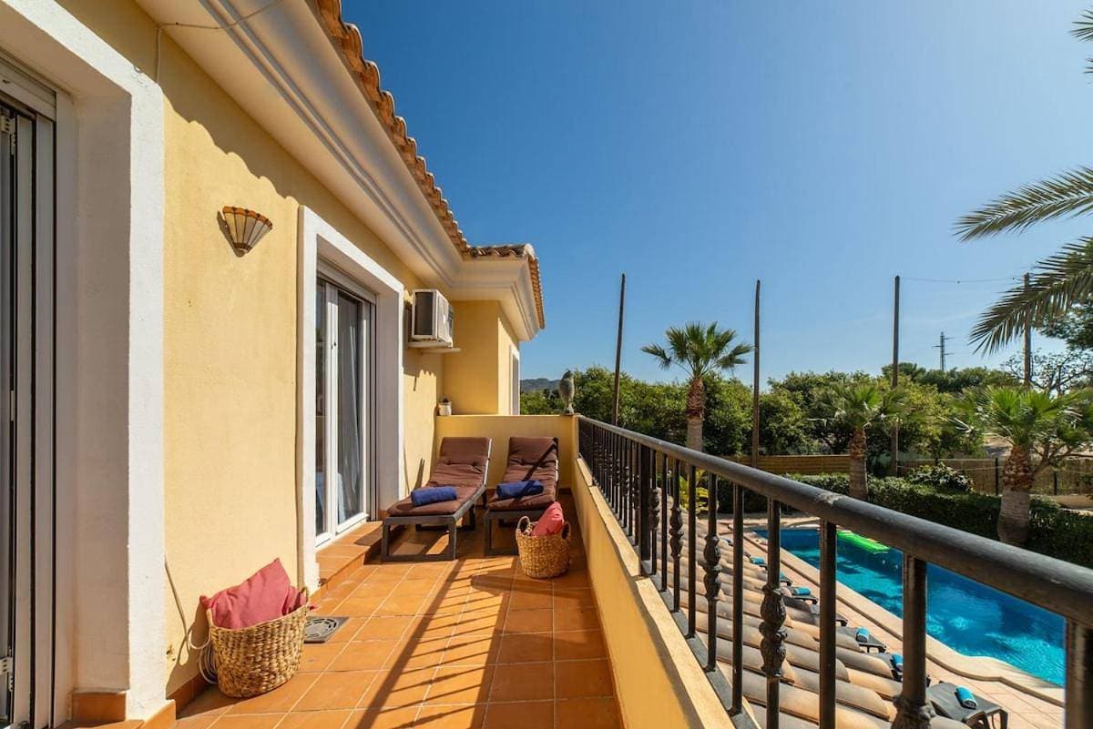 Foto 4 von 5: Villa with Private Pool