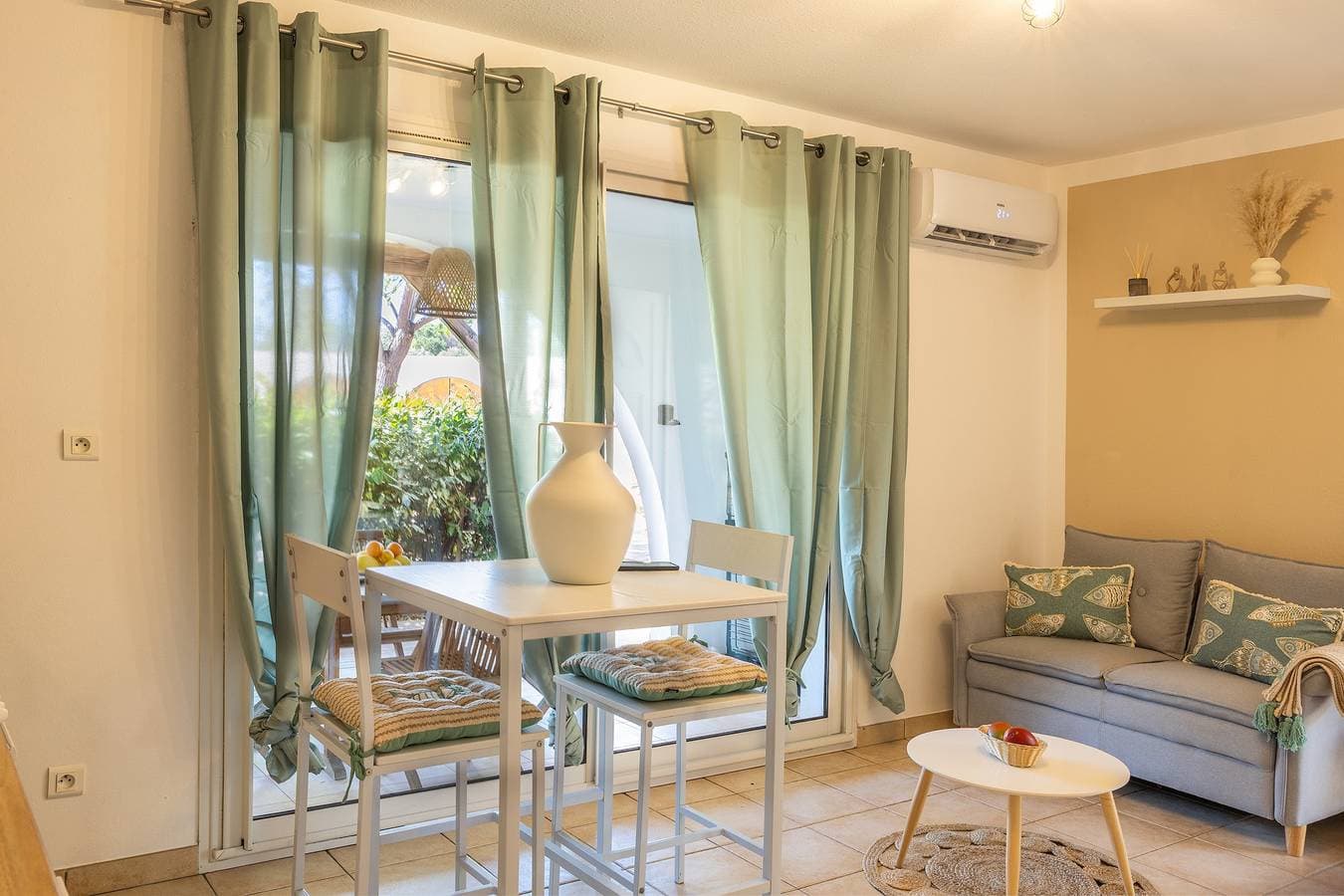 Foto 2 von 12: Ferienwohnung für 2 Personen mit Terrasse