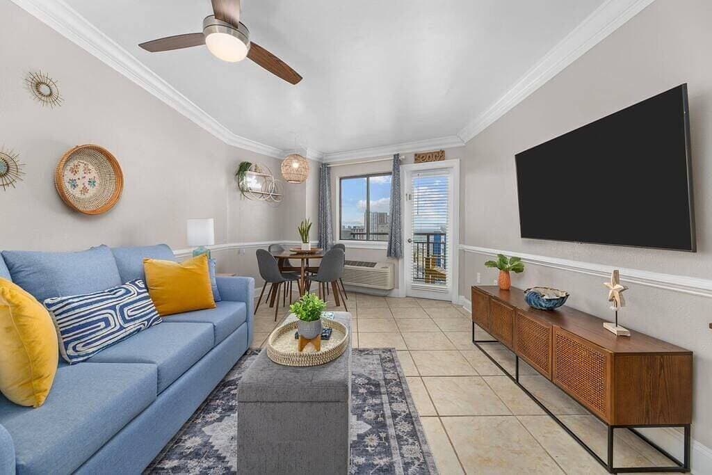 Foto 7 von 46: Renovated Condo with Gorgeous Ocean Views