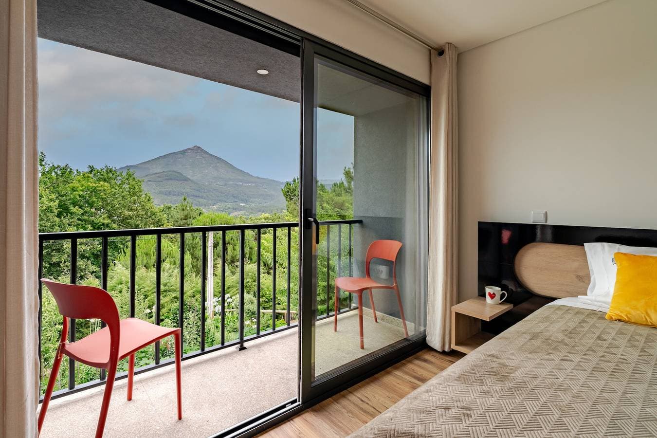 Foto 12 von 25: Ferienhaus 'Felicidade' mit Bergblick, Wi-Fi und Klimaanlage