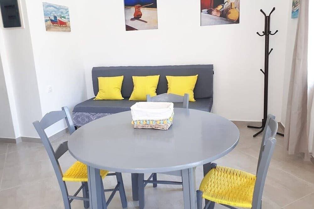 Foto 8 von 23: Spacious apartment with mountain views, large garden and terrace. Ideal location