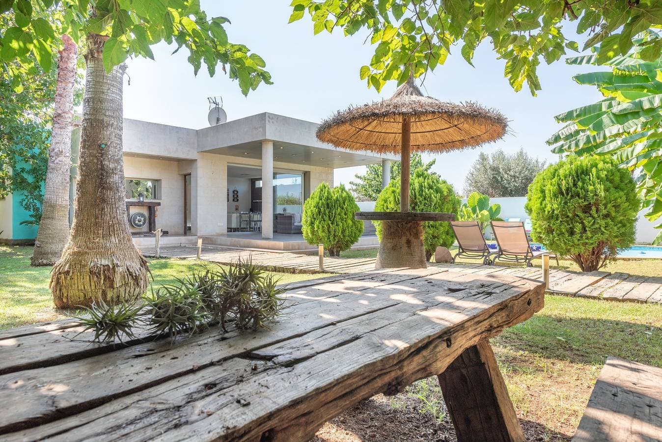 Foto 5 von 24: Äußerst moderne Villa „Zoe“ mit Pool