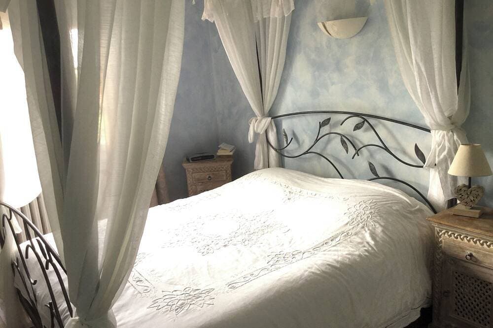 Foto 2 von 15: Charming villa with swimming pool - sleeps 8