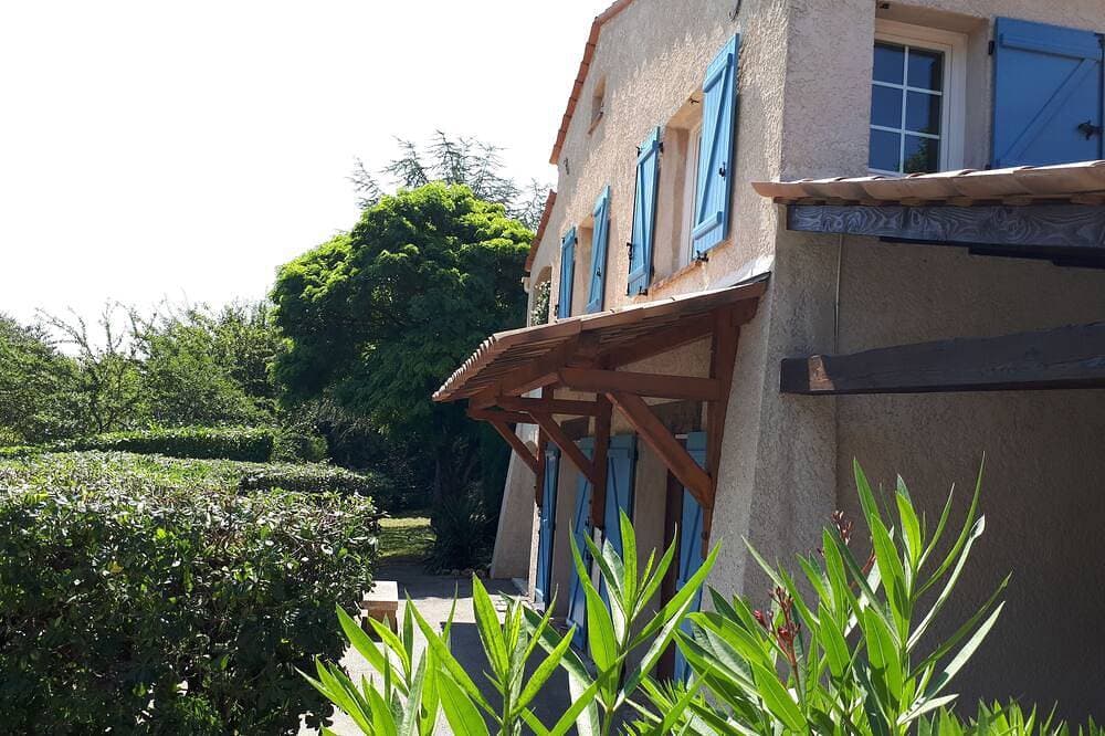 Foto 10 von 18: 3-room villa with garden.